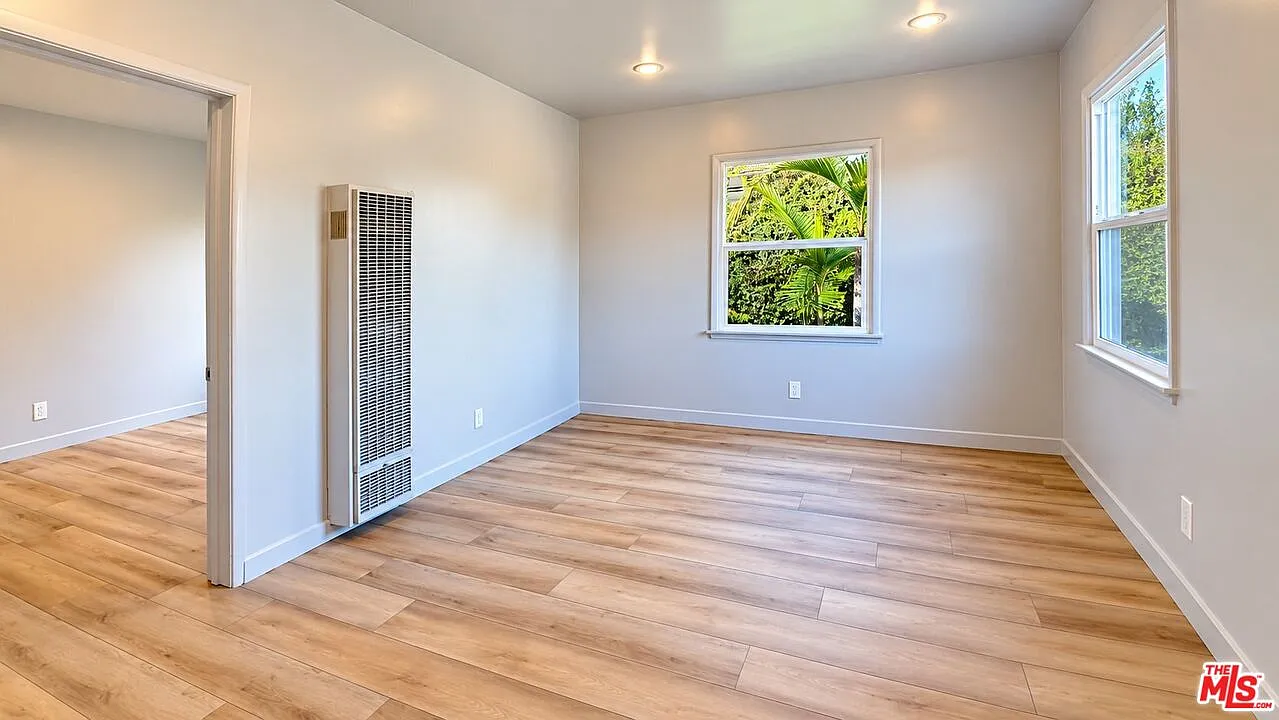 1 bed, 1.0 bath, 500 sqft, $1,800 — Photo 4