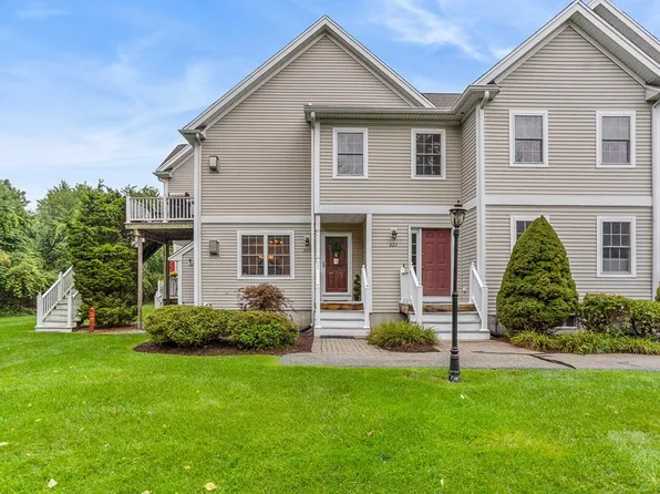 323 Regency Ln, Abington, MA 02351