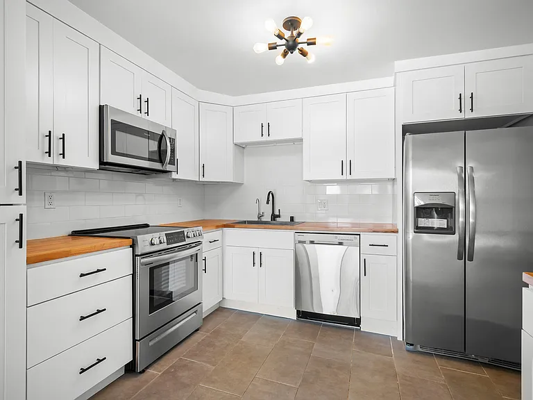 125 N Allen Ave #203 — Photo 12