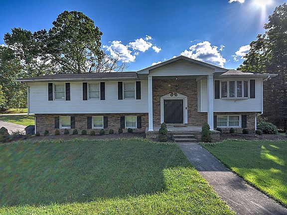 2nd image of 2613 Brighton Ct