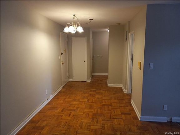5th image of 1 Sadore Ln APT 2R