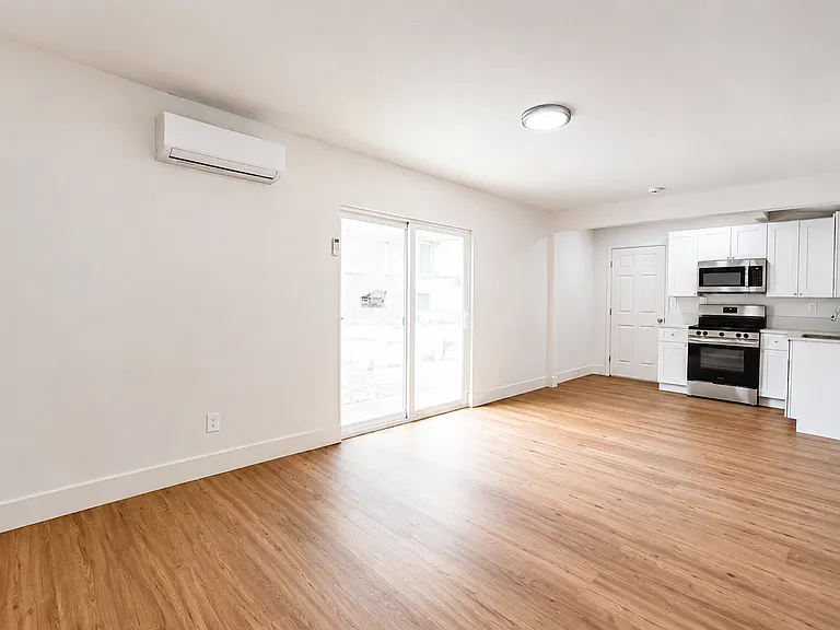 669 E G St — Photo 5