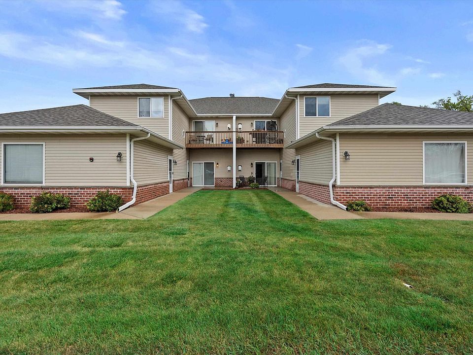 1st image of 318 Brookside Dr Unit 4