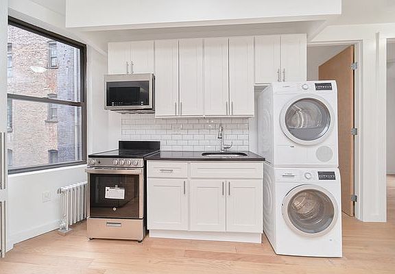 3rd image of 630 W 139th St #3D