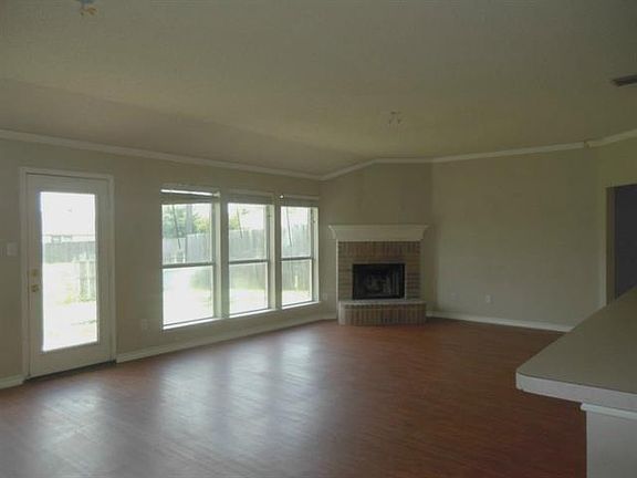 5th image of 328 McMurtry Dr