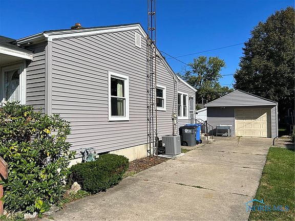 2nd image of 3029 118th St