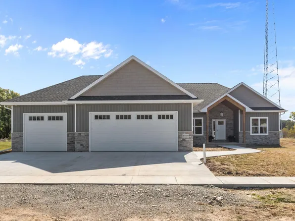 W5759 Roundstone Pl, Menasha, WI 54952