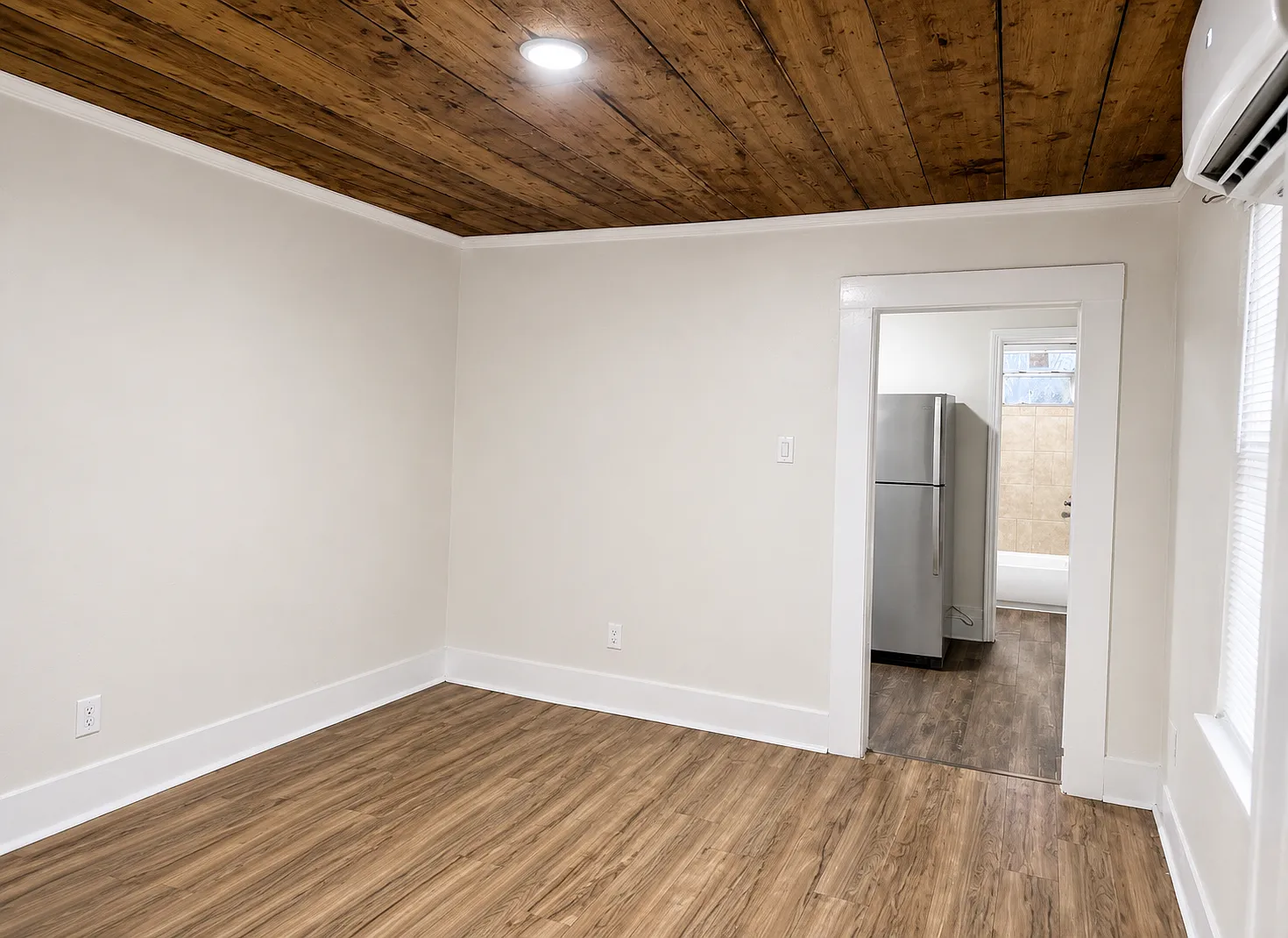 6833 Avenue C, Unit 4 — Photo 2