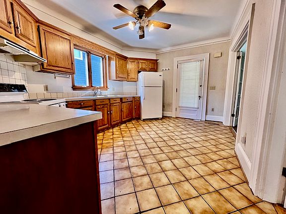 2nd image of 398 Main St #1