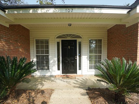 5th image of 102 Paloma Dr