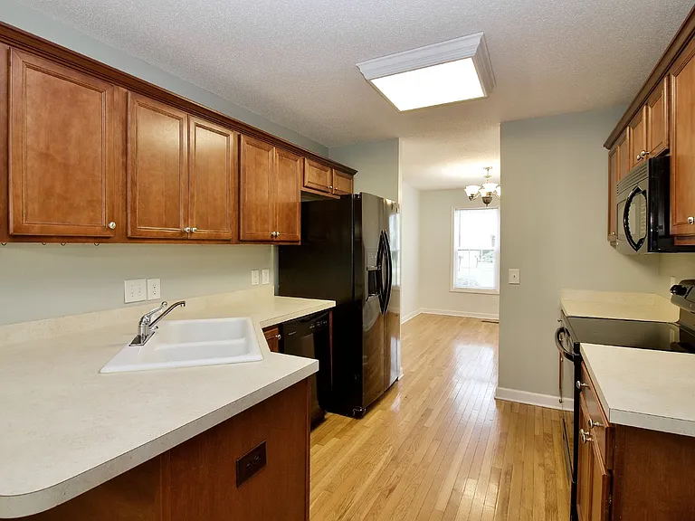 129 Lori Ln — Photo 18