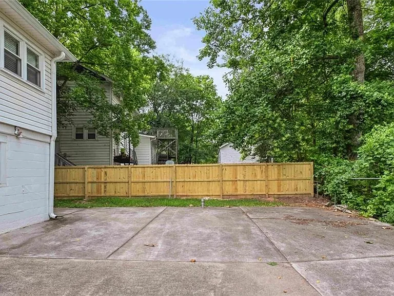 1351 Oxford Rd NE #3 — Photo 31
