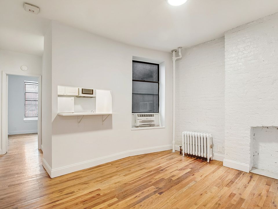 1st image of 348 W 47th St #3CC