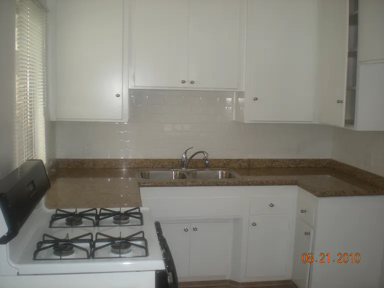 1730 Purdue Ave #2 — Photo 5