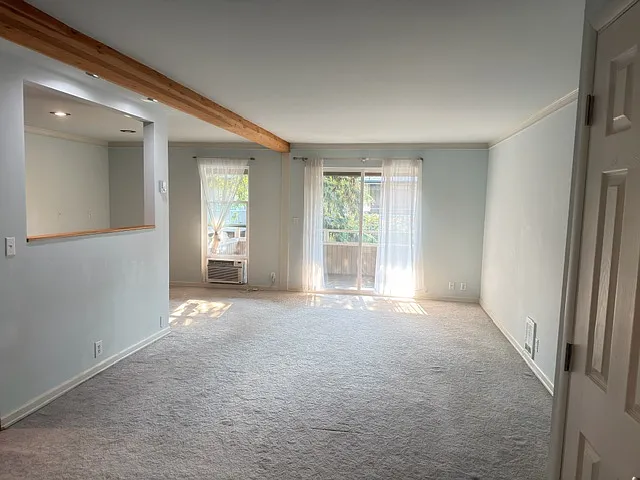 2 bed, 827 sqft, $2,500 — Photo 2