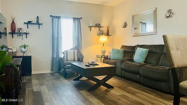 13074 Tracewood Dr — Photo 4