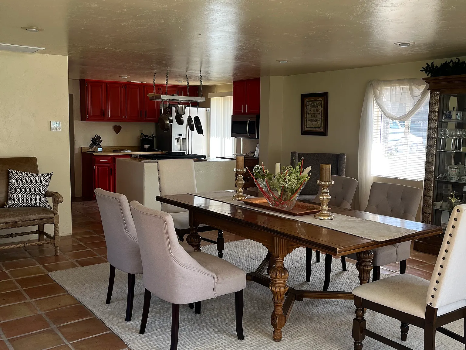 3 bed, 1956 sqft, $2,780 — Photo 4