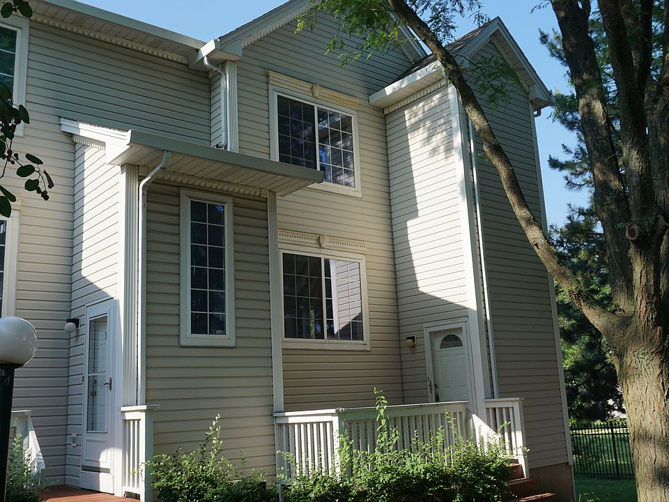 1st image of 300 Knollwood Ct