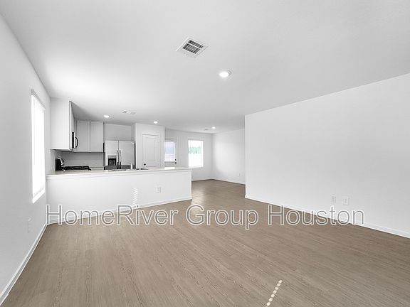 3rd image of 16469 Blossom Grove Dr