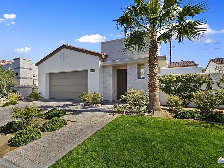 50888 Cereza — Photo 42