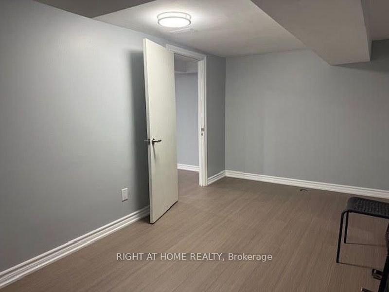 Toronto House for rent - 1 Bedroom — photo 3