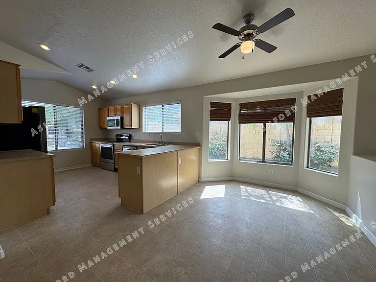 15154 W Fillmore St — Photo 4
