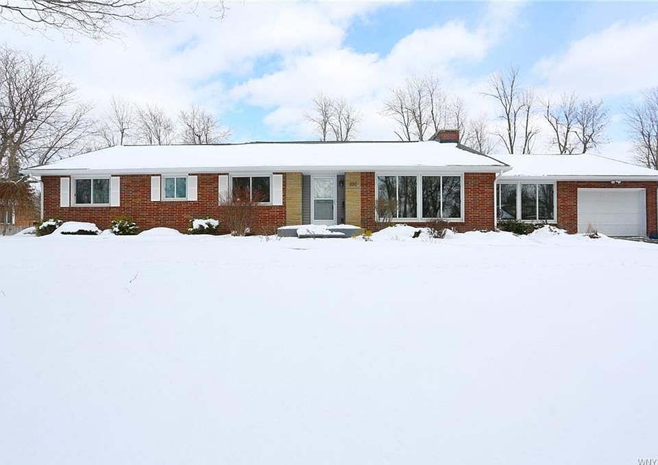 1st image of 200 Amherston Dr