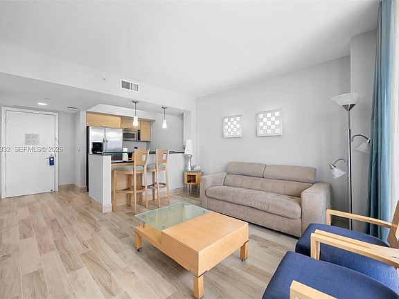 4th image of 18683 Collins Ave #2503