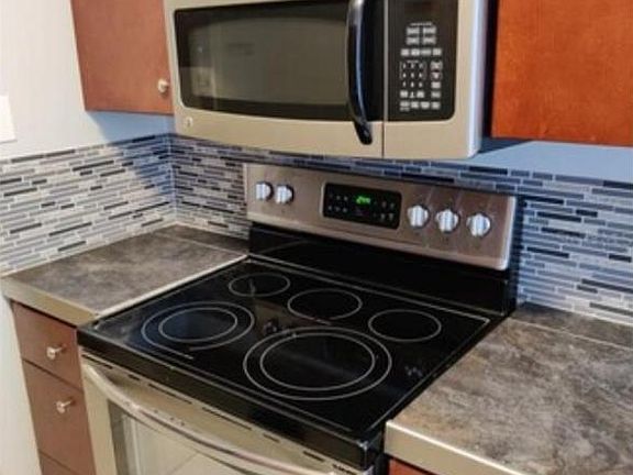 2nd image of 7609 Abbey Ln #4