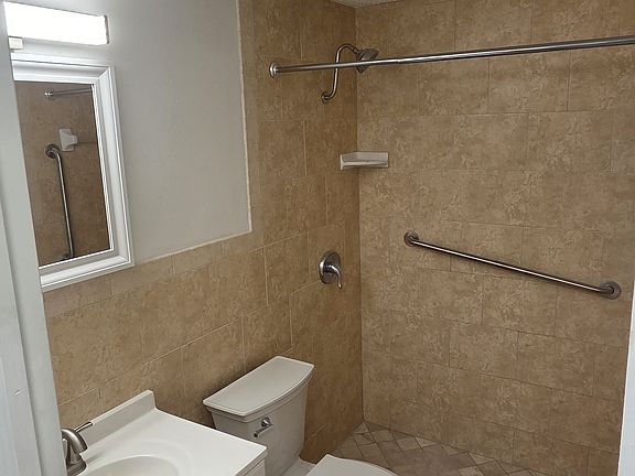 2nd image of 4928 Getner St