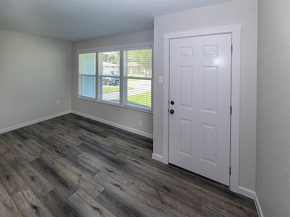 5th image of 3013 Vance Ave