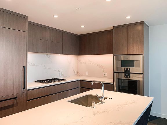 5th image of 1702-88 Bellevue Way NE