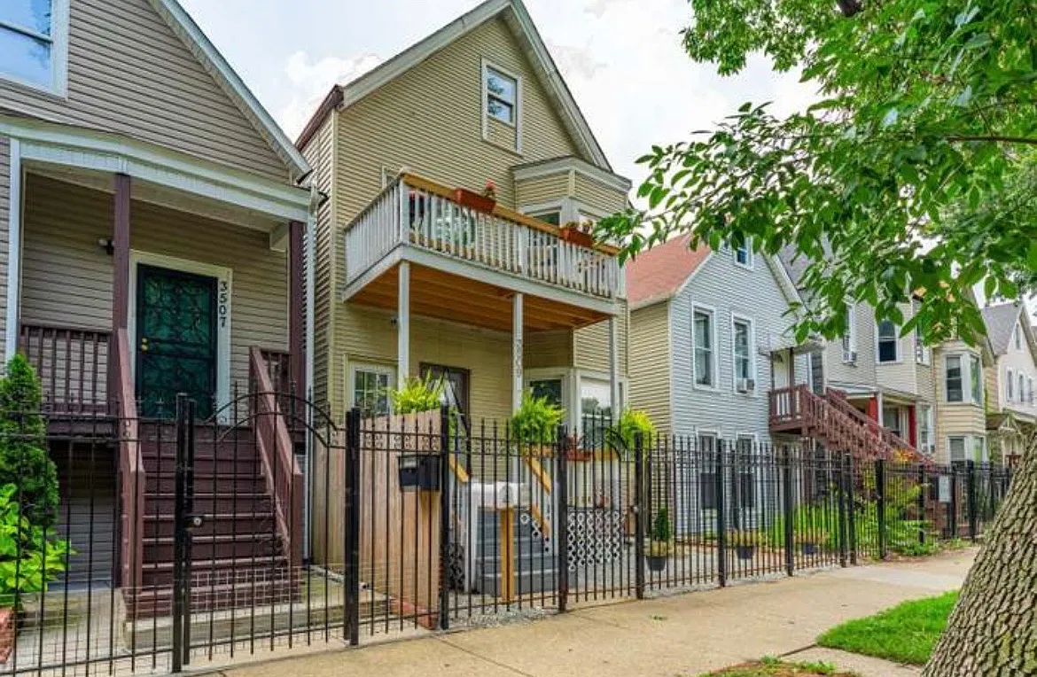3 bed, $2,495 — Photo 2