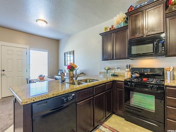 3rd image of 116 E Carbonell Way