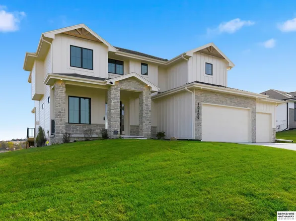10109 Laramie St, Papillion, NE 68046