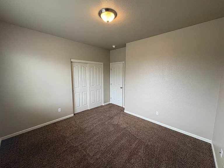 1249 N Julieann Ct — Photo 15