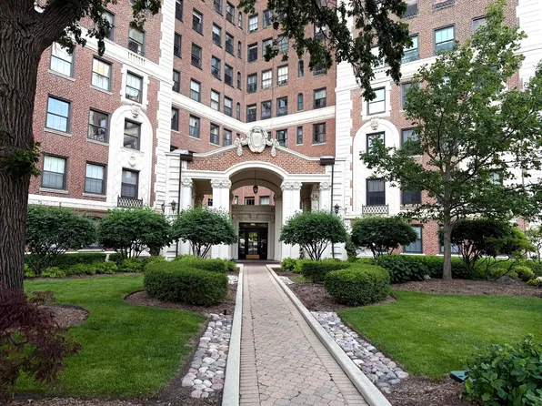 5555 S Everett Ave APT A10, Chicago, IL 60637