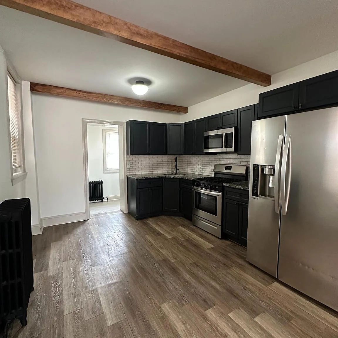 3 bed, 1050 sqft, $1,100 — Photo 2
