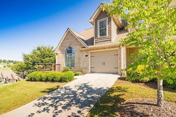 2nd image of 305 Coldwater Dr