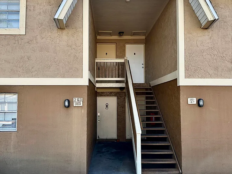 265 Ulster Ct — Photo 1