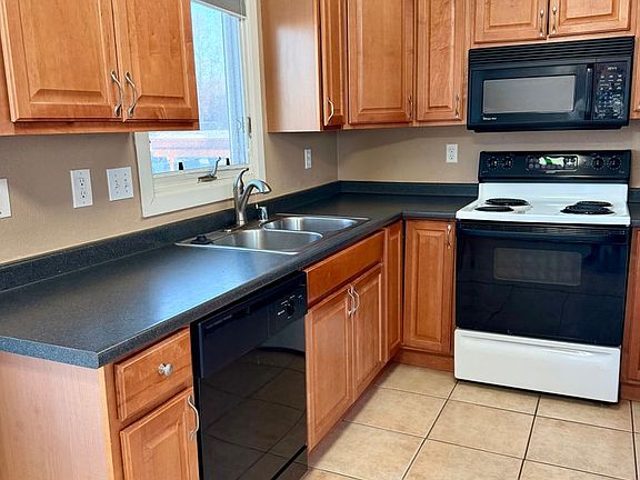 3rd image of 1250 Balfour Dr APT 4