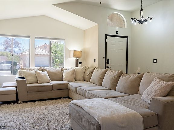 3rd image of 4412 La Lima Ct