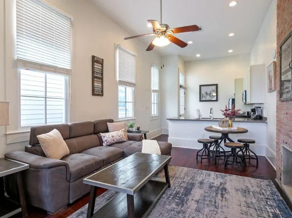 1501 Robert C Blakes Sr Dr, New Orleans, LA