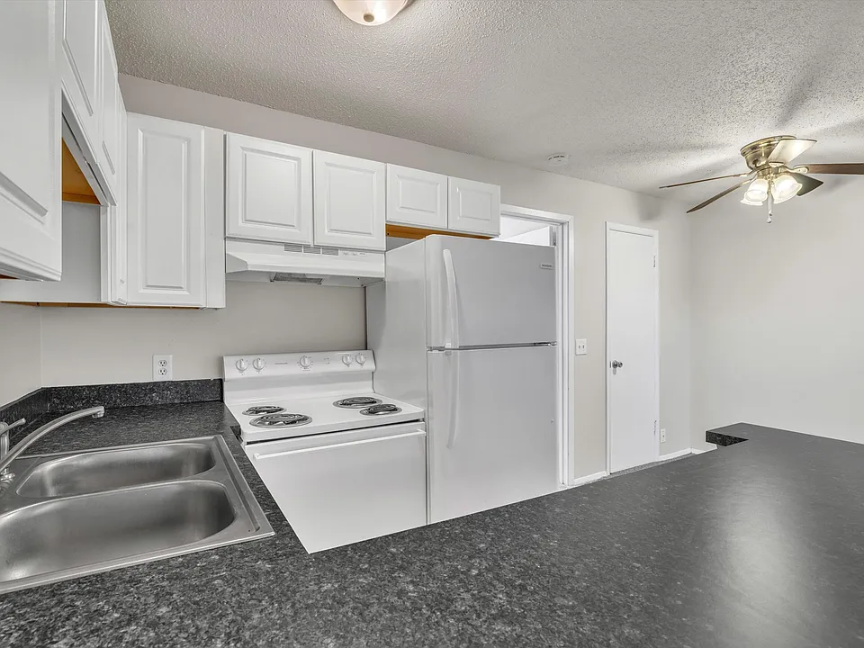 Richardt Apartments