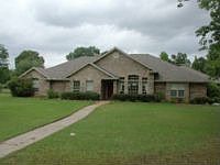 1st image of 207 Oak Valley Dr