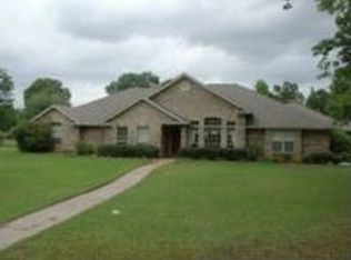 207 Oak Valley Dr, Longview, TX 75605