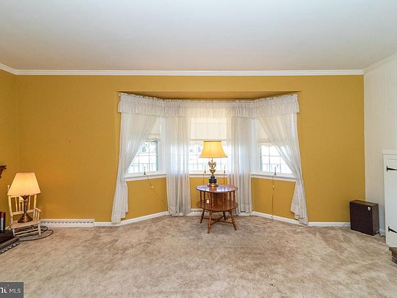 3rd image of 275 Deborah Ct