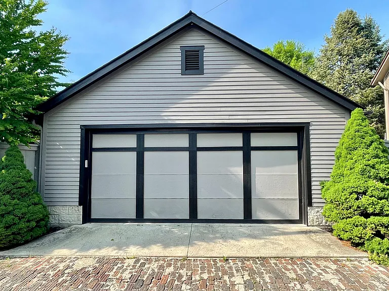 1070 City Park Ave — Photo 12