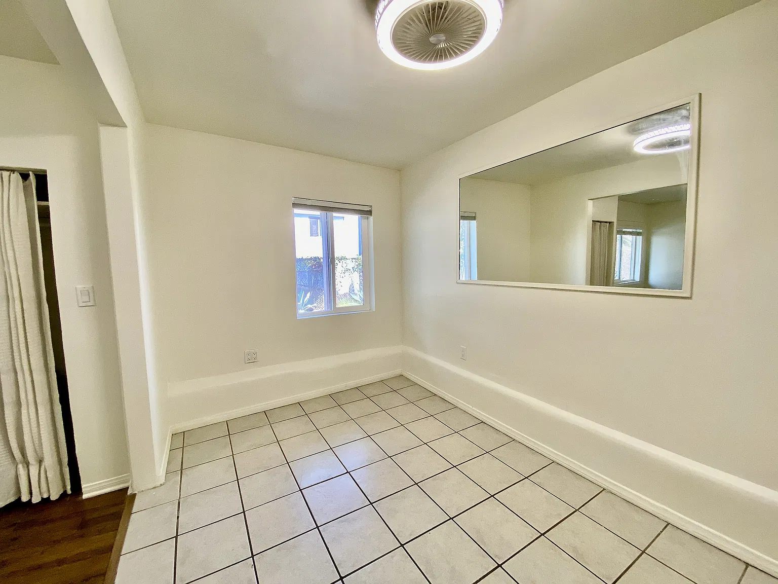 2 bed, 404 sqft, $1,995 — Photo 4