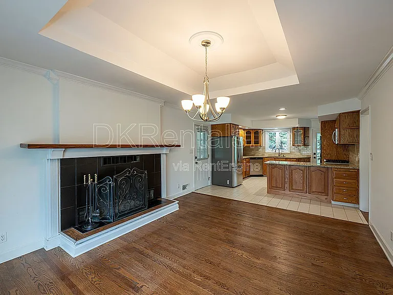 245 Brook Dr — Photo 12
